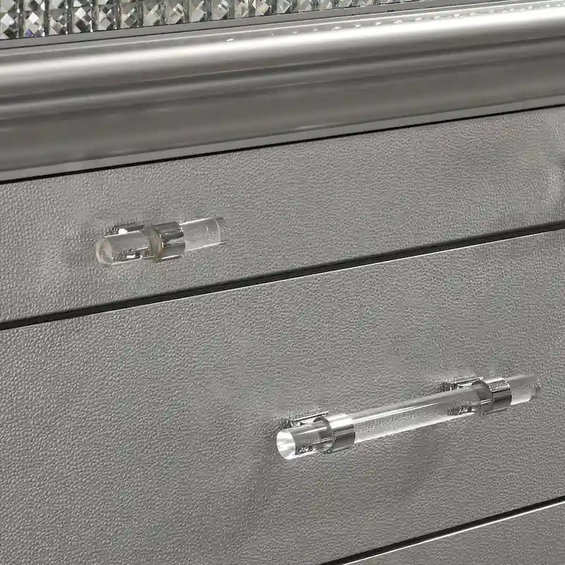 Commode à 8 tiroirs Glam Contemporain Blanc Perle / Argent