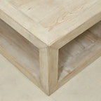 Table basse carrée en bois rustique blanc cassé pour 2 à 4 personnes